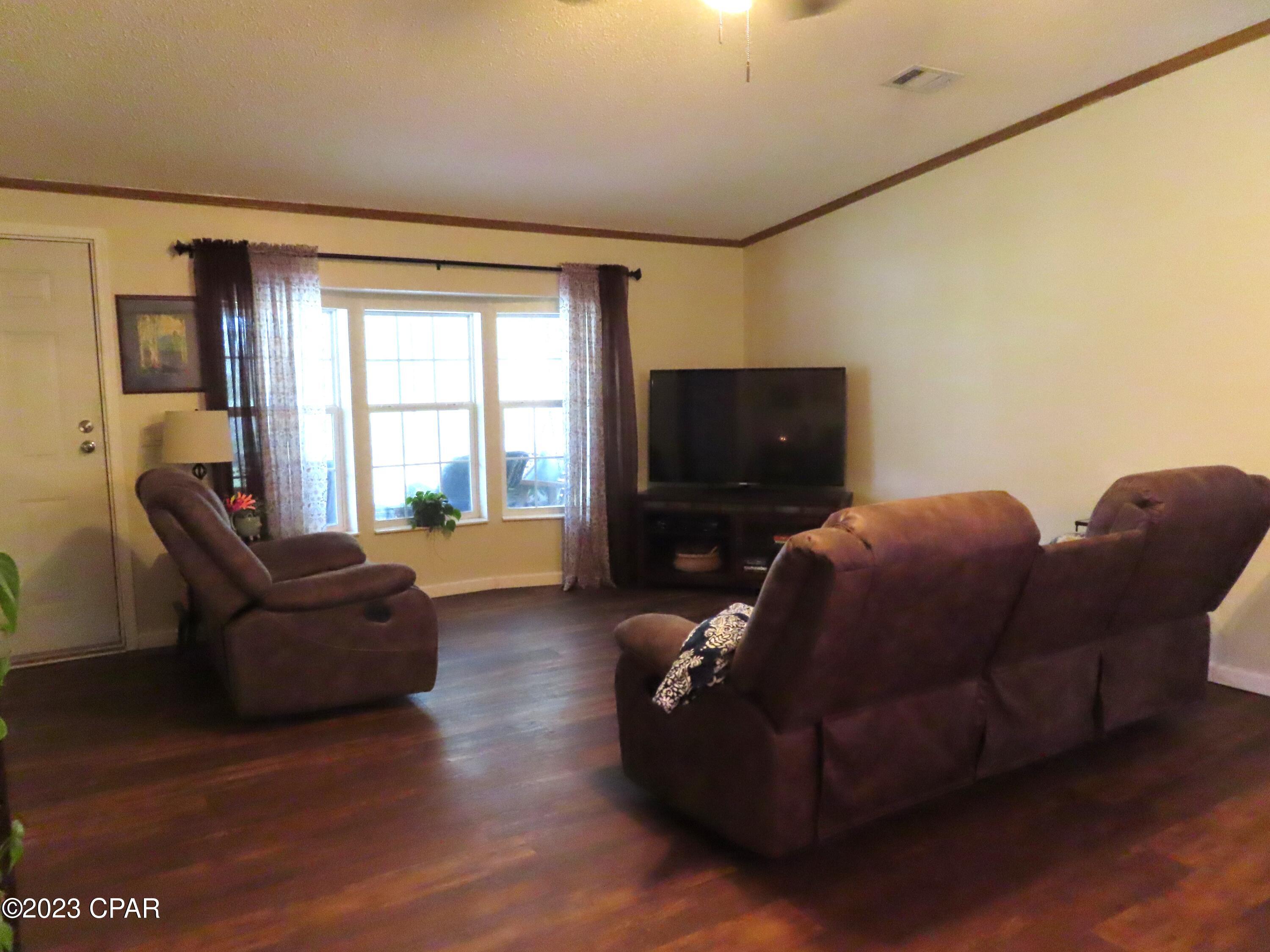6318 Butler Road Marianna, FL 32446 - Photo 4 of 33 Gallery Image 4