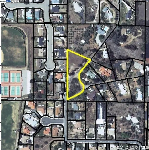 $329,000 | 1649 San Luis Rey Avenue, Vista, CA 92084