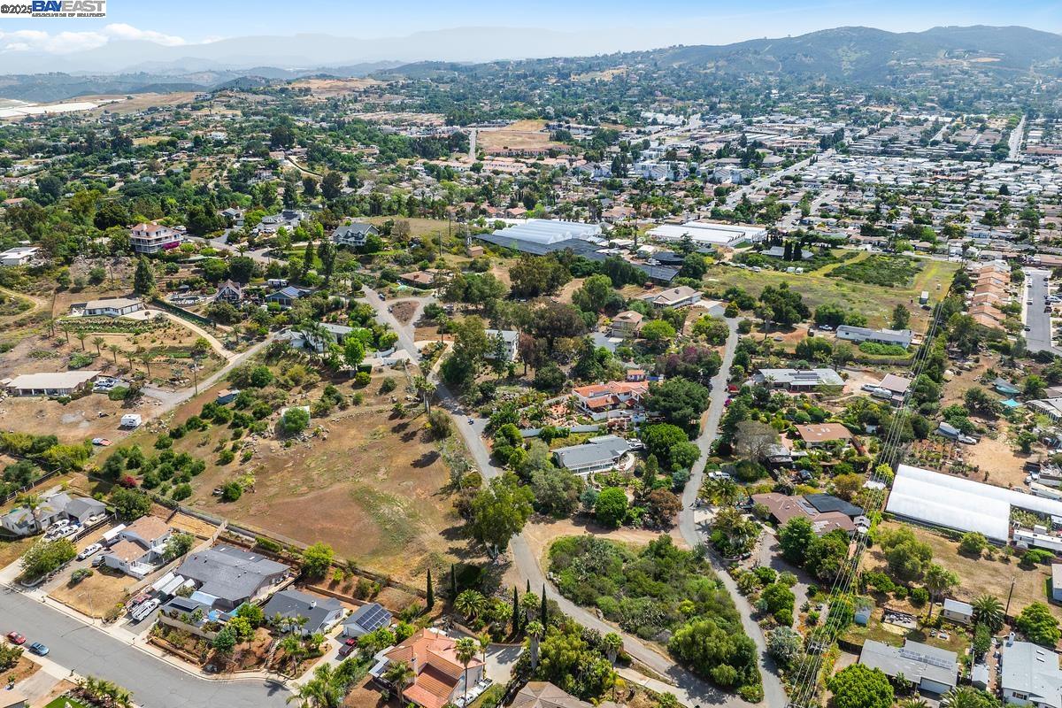 1649 San Luis Rey Avenue Vista, CA 92084 - Photo 5 of 9