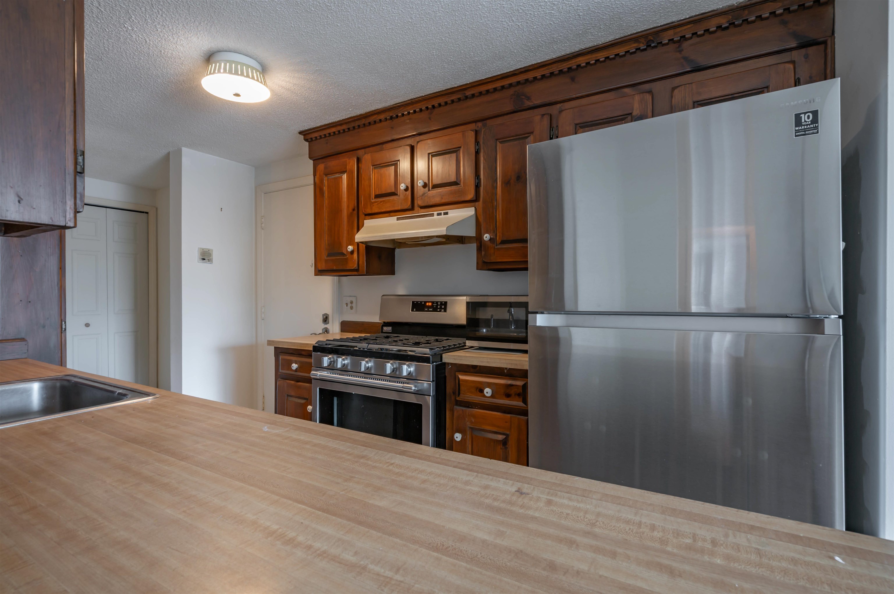181 Cannongate III Road Nashua, NH 03063 - Photo 3 of 28