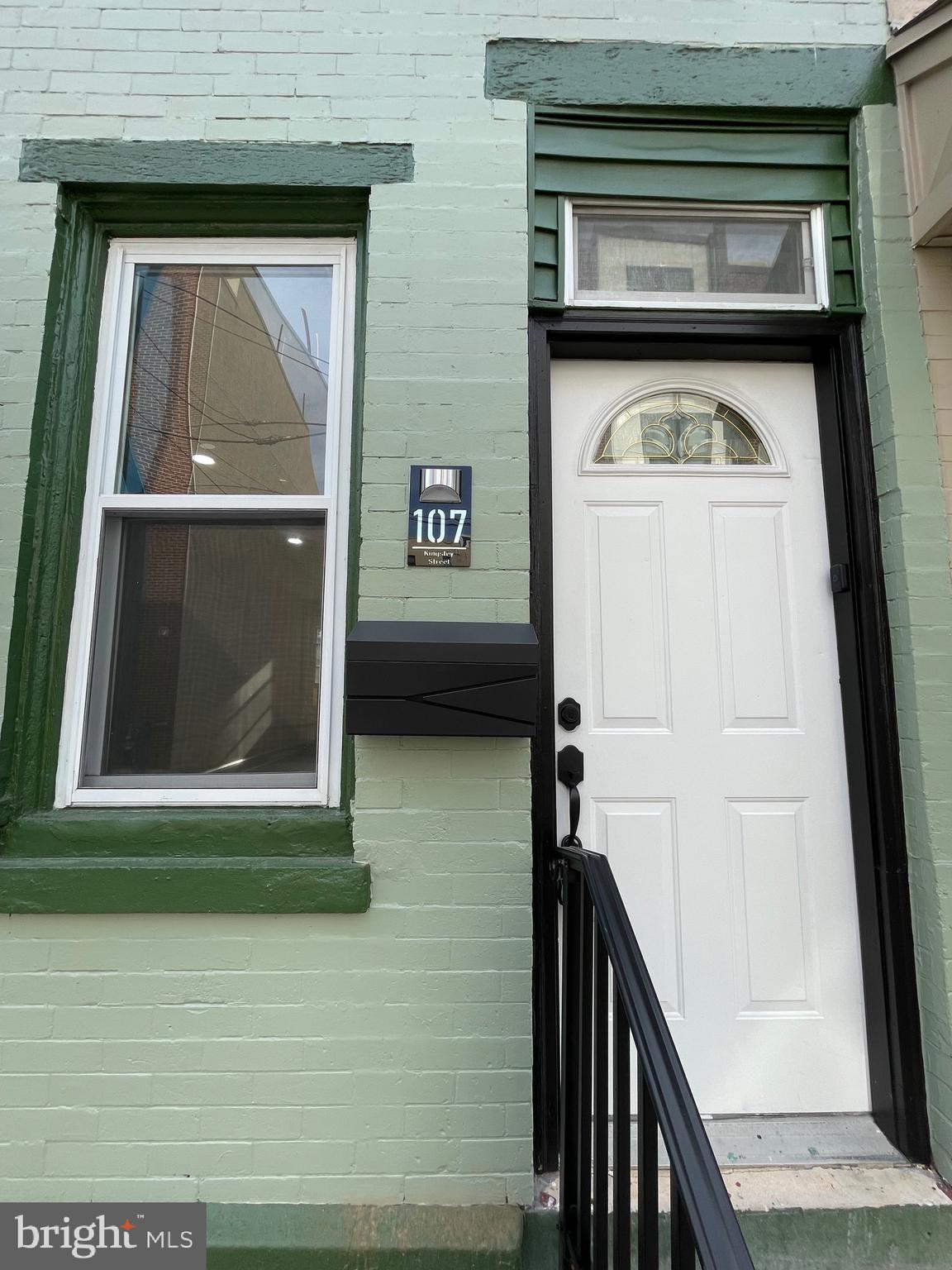 107 Kingsley Street Philadelphia, PA 19127 - Photo 2 of 15