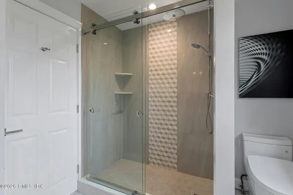 $3,495,000 | 10 Echo Lane, Greenwich, CT 06830