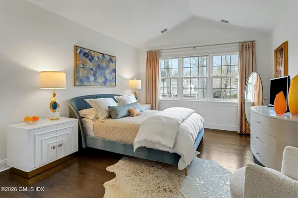 $3,495,000 | 10 Echo Lane, Greenwich, CT 06830