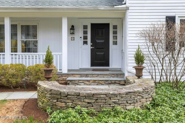 $3,495,000 | 10 Echo Lane, Greenwich, CT 06830