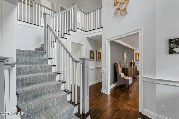 $3,495,000 | 10 Echo Lane, Greenwich, CT 06830