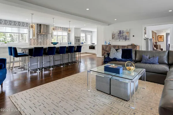 $3,495,000 | 10 Echo Lane, Greenwich, CT 06830