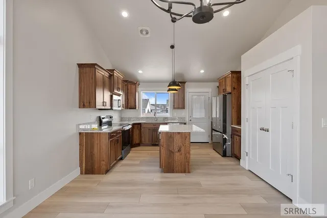 $399,900 | 1082 Alpine Avenue, Chubbuck, ID 83202