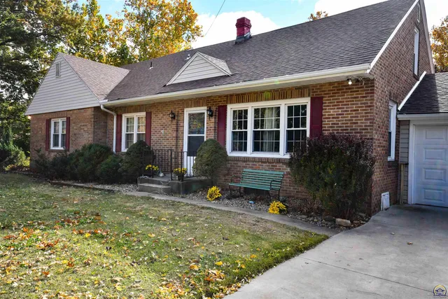$310,000 | 715 Northwest 35th Street, Topeka, KS 66617