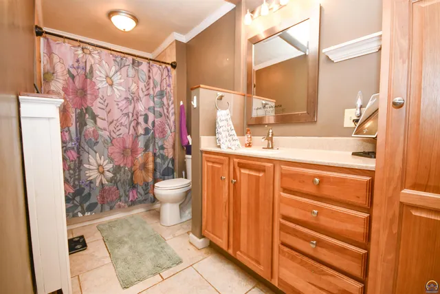 $310,000 | 715 Northwest 35th Street, Topeka, KS 66617