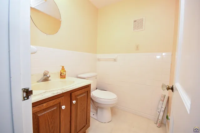 $310,000 | 715 Northwest 35th Street, Topeka, KS 66617