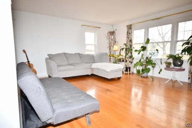 $310,000 | 715 Northwest 35th Street, Topeka, KS 66617