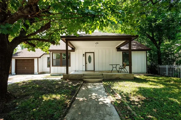$314,900 | 305 Hensley Drive, Grand Prairie, TX 75050