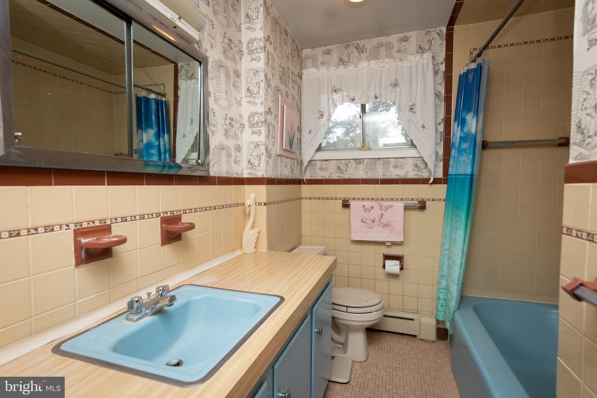 135 Reiffs Mill Road Ambler, PA 19002 - Photo 10 of 27 Full bathroom on bedroom level