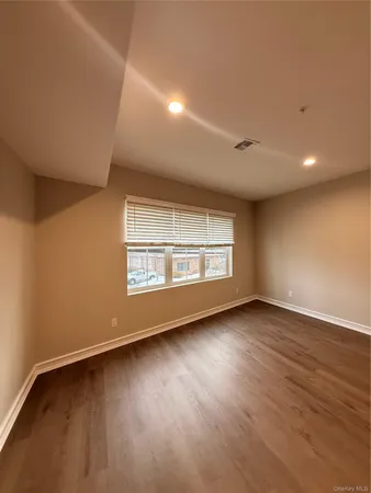 $3,100 | 122 Greenwich Avenue, Unit 201, Goshen, NY 10924