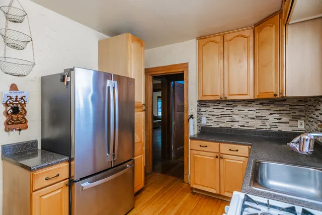 $369,900 | 904 Hayes Avenue, Oak Park, IL 60302