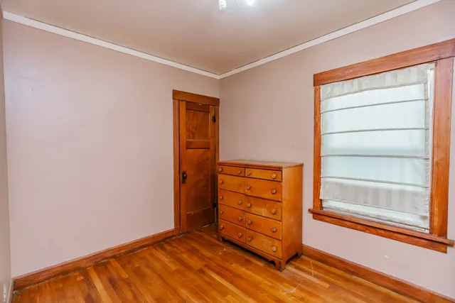 $369,900 | 904 Hayes Avenue, Oak Park, IL 60302