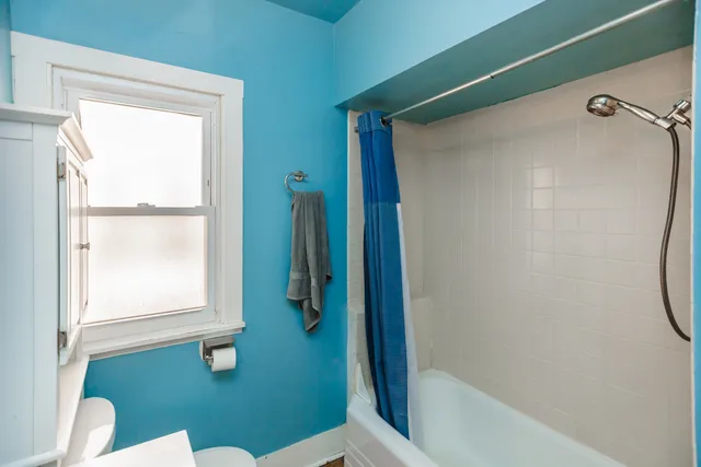 $369,900 | 904 Hayes Avenue, Oak Park, IL 60302