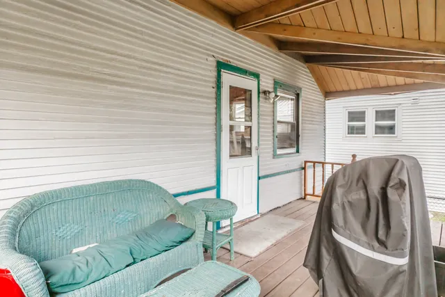 $369,900 | 904 Hayes Avenue, Oak Park, IL 60302