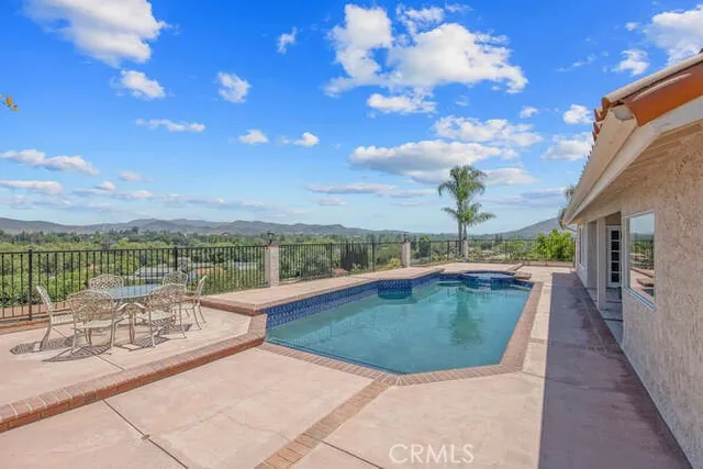 $1,795,000 | 2039 Channelford Road, Westlake Village, CA 91361