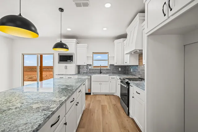 $385,000 | 4062 Hawk Road, Ropesville, TX 79358