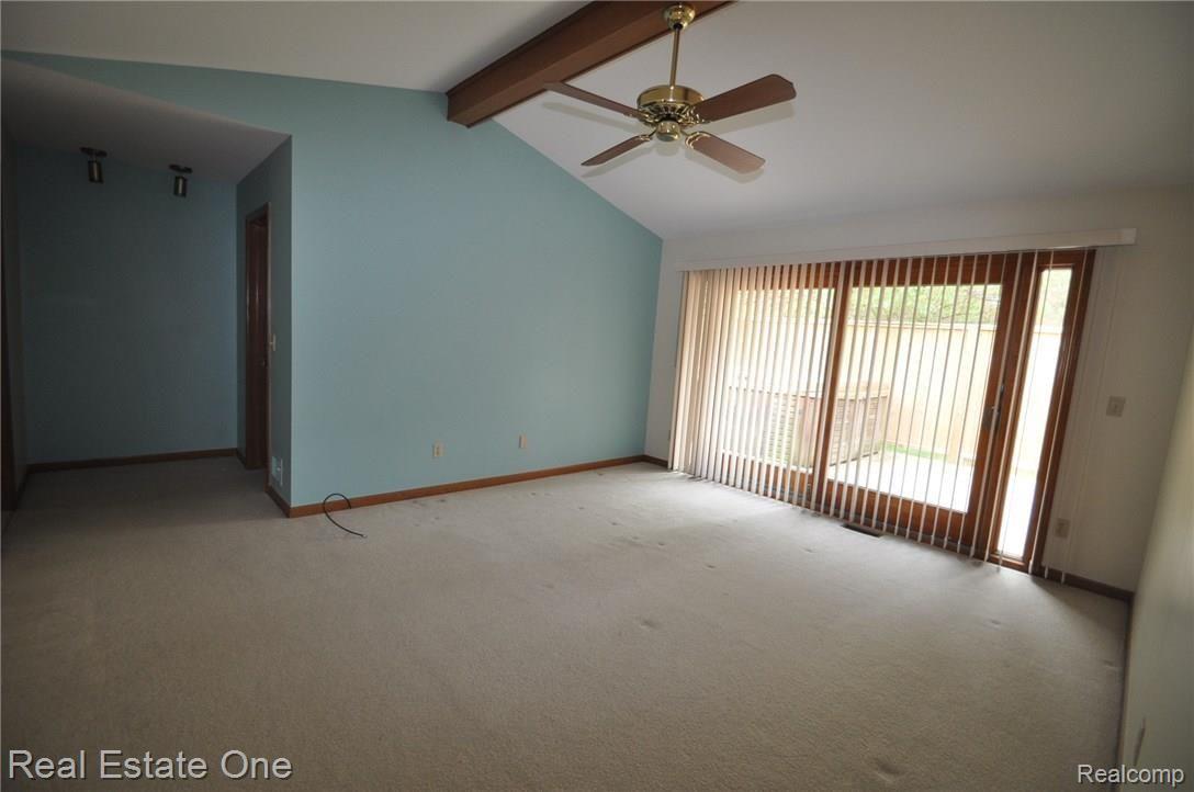 1163 Chaffer Drive Rochester, MI 48306 - Photo 11 of 30 10.JPG