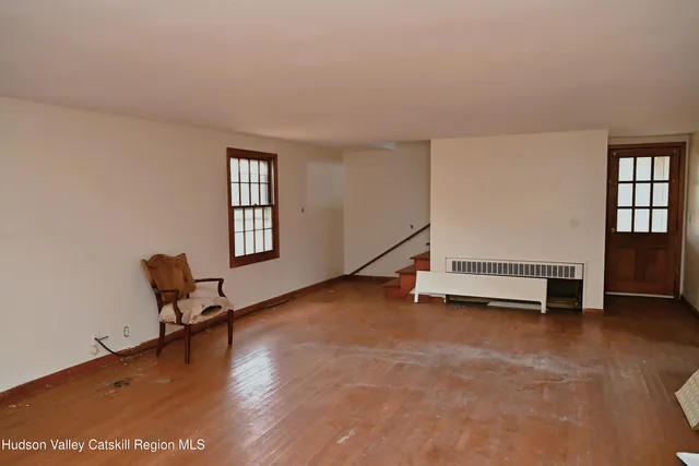a view of room with lounge chair