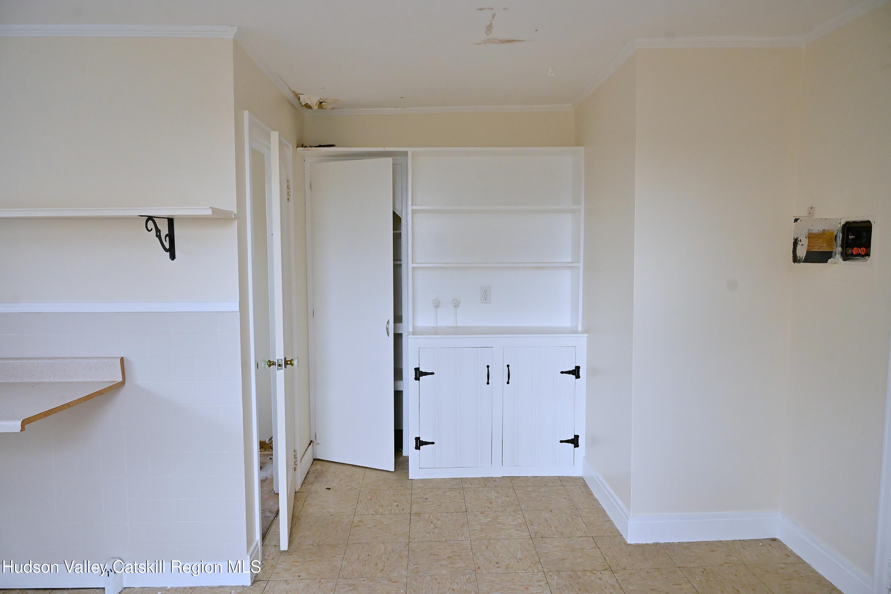 163 County Rte 14 Hudson, NY 12534 - Photo 27 of 49 a view of a room with closet
