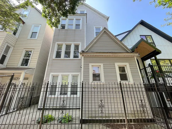 $3,750 | 2541 West Cortland Street, Unit 3, Chicago, IL 60647