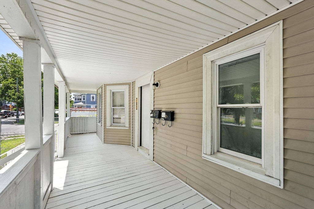 782 Sumner Avenue Springfield, MA 01108 - Photo 3 of 33