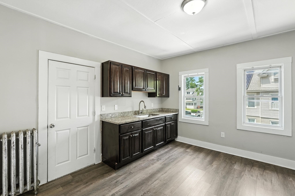 782 Sumner Avenue Springfield, MA 01108 - Photo 5 of 33