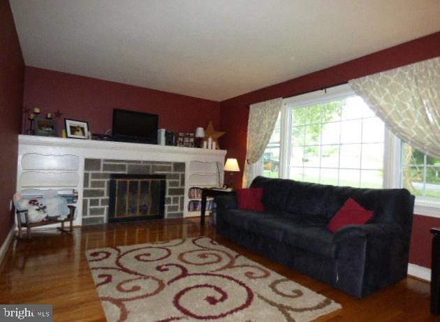 749 Grandview Road York, PA 17403 - Photo 2 of 15 Gallery Image 2
