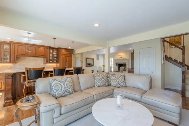 $2,250,000 | 6 Huckleberry Court, Monterey, CA 93940