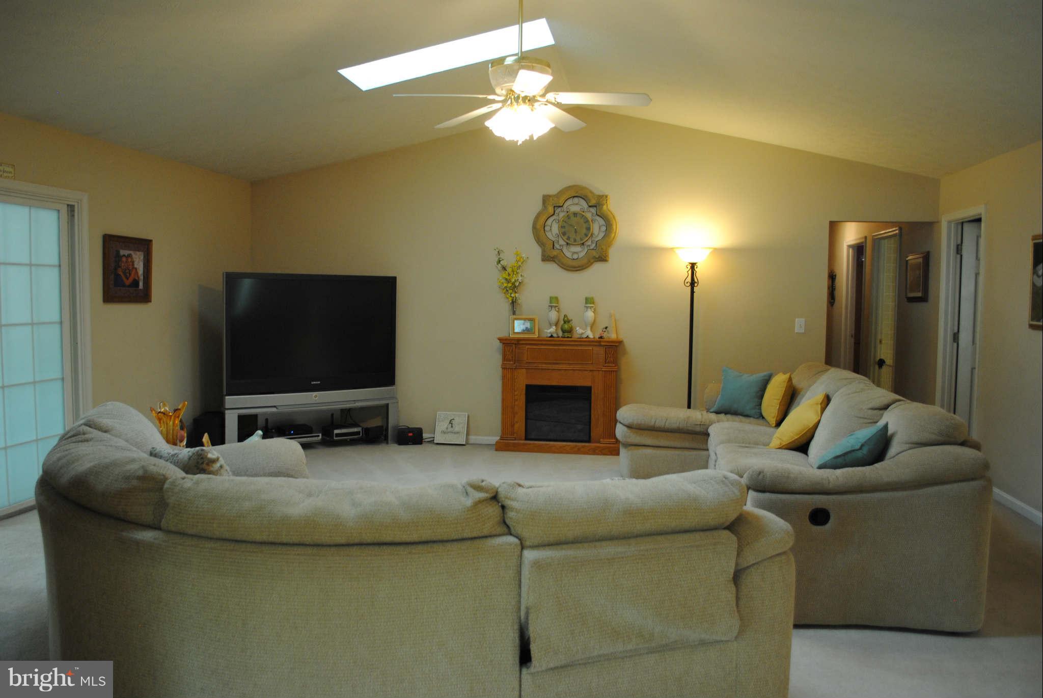 24655 Jones Road Hollywood, MD 20636 - Photo 9 of 30 Living Room