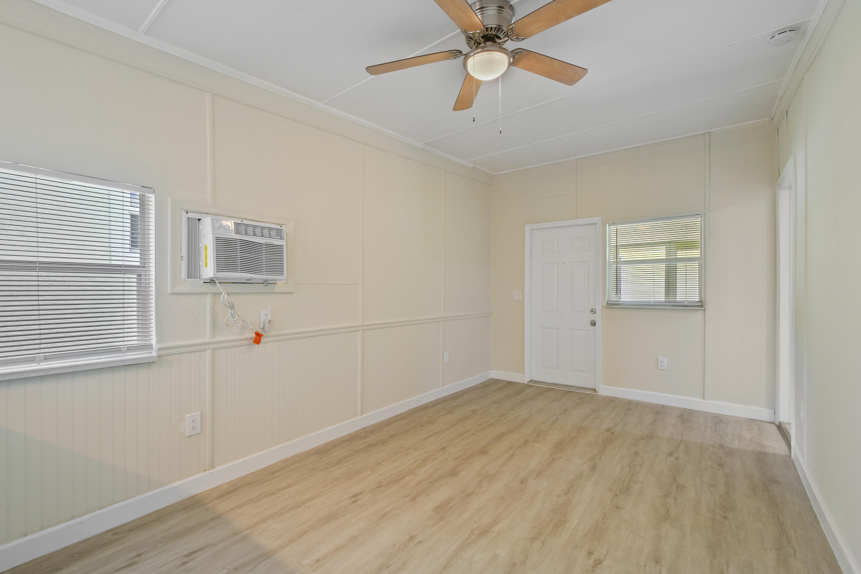 627 Bunker Road West Palm Beach, FL 33405 - Photo 6 of 15 Pic-5