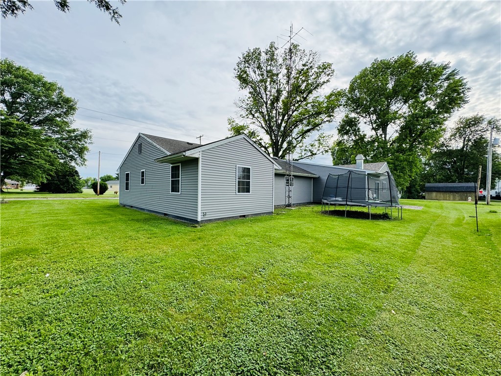 202 West 3rd Street Assumption, IL 62510 - Photo 8 of 32