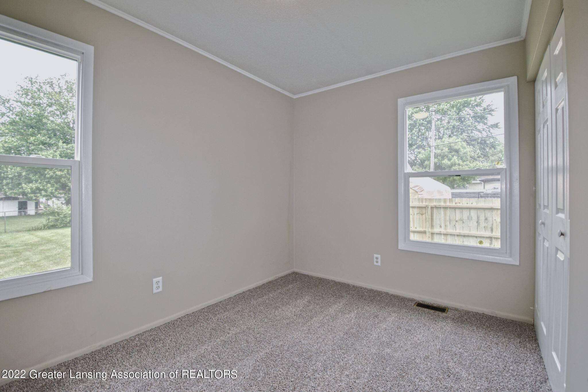 6240 Grovenburg Road Lansing, MI 48911 - Photo 15 of 23 14