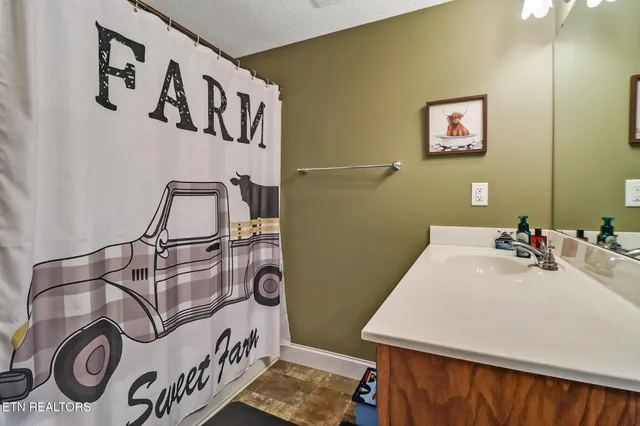 $529,900 | 993 Model Farm Road, Jamestown, TN 38556