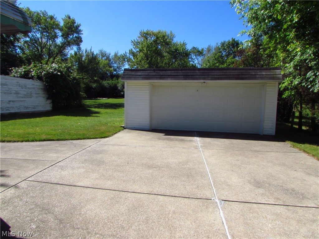 20732 Applegate Road Maple Heights, OH 44137 - Photo 3 of 41