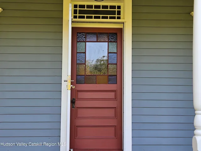 a view of front door and outdoor space