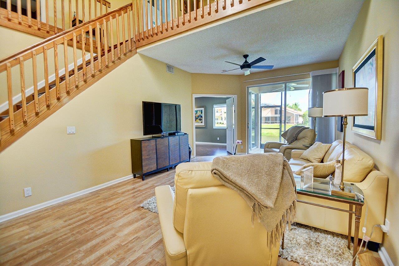 23109 Aqua View, Unit 5 Boca Raton, FL 33433 - Photo 3 of 22 2-DSC_3160_1_2_3_4