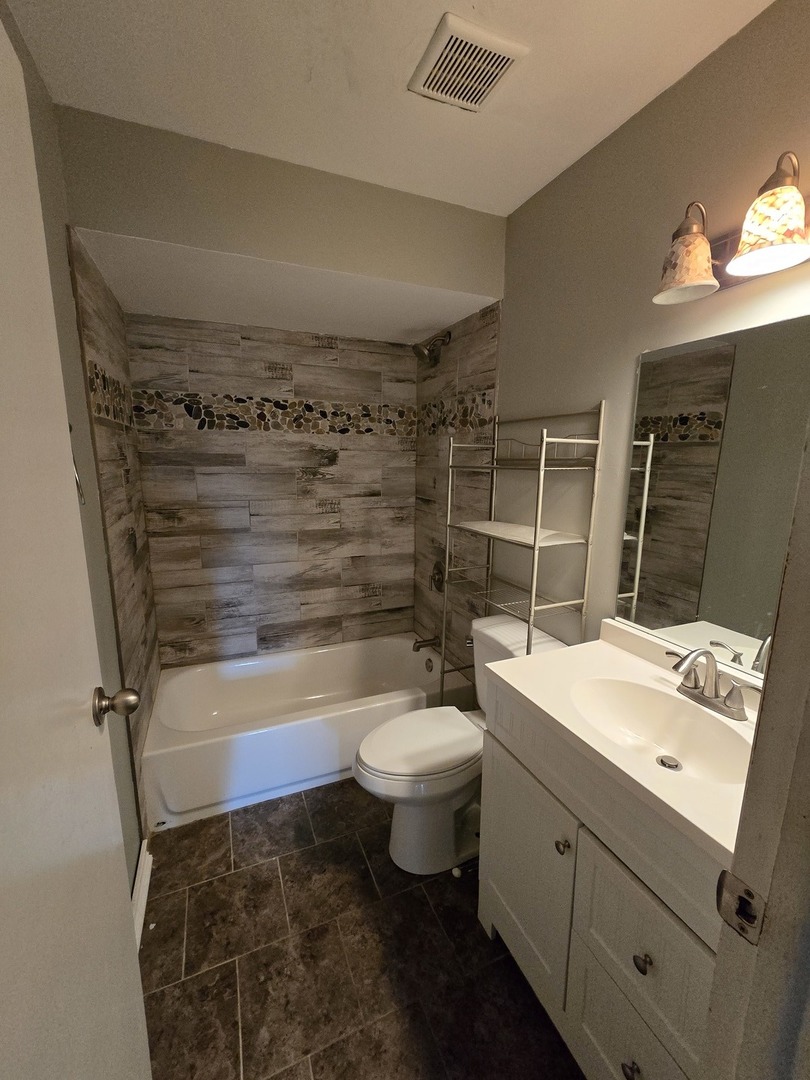 18412 May Street Homewood, IL 60430 - Photo 6 of 9
