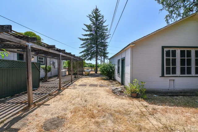 $849,000 | 1388 Sulphur Springs Avenue, St. Helena, CA 94574