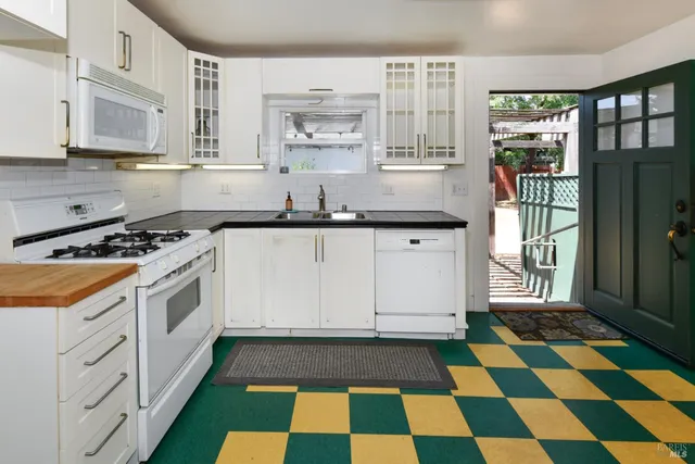 $849,000 | 1388 Sulphur Springs Avenue, St. Helena, CA 94574