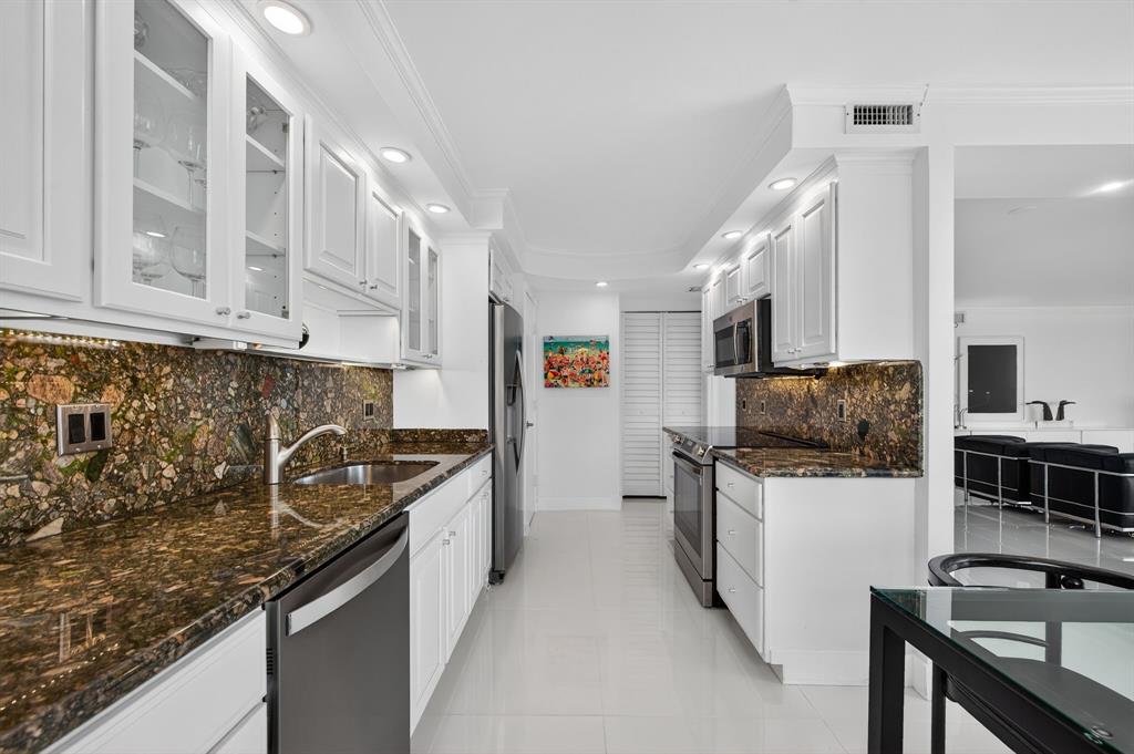 936 Intracoastal Drive, Unit 3C Fort Lauderdale, FL 33304 - Photo 21 of 82