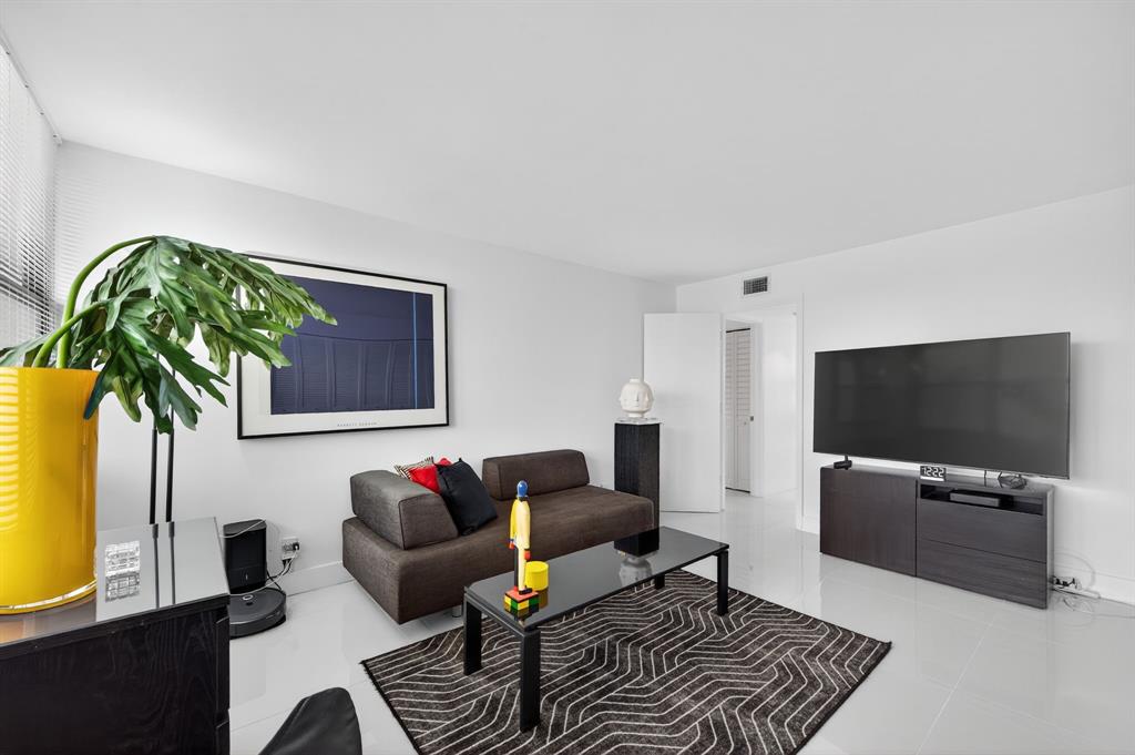 936 Intracoastal Drive, Unit 3C Fort Lauderdale, FL 33304 - Photo 28 of 82