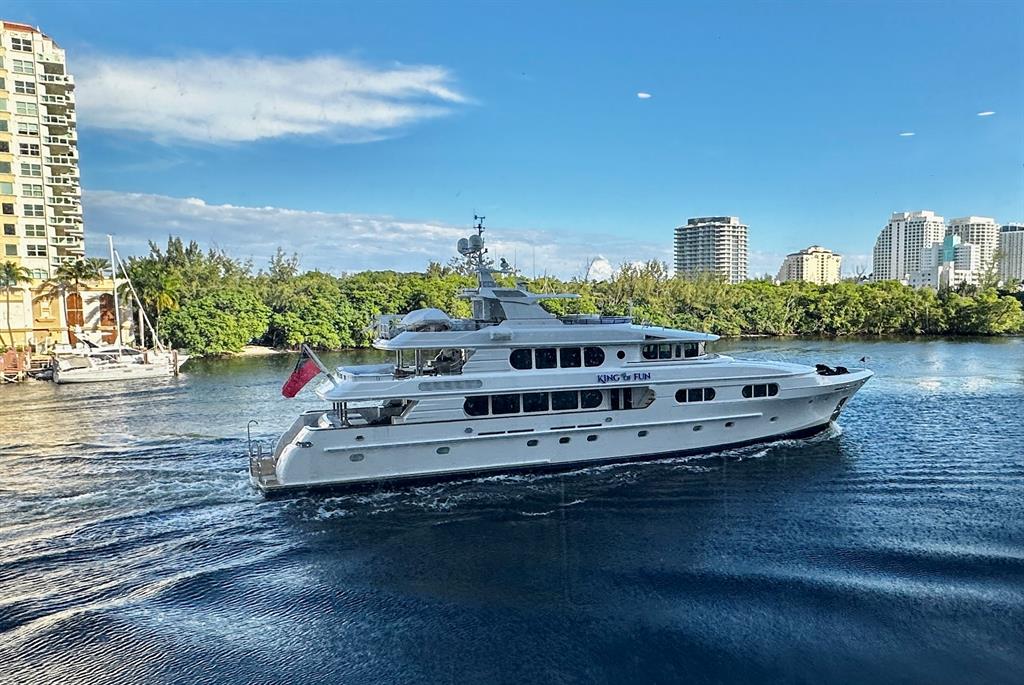 936 Intracoastal Drive, Unit 3C Fort Lauderdale, FL 33304 - Photo 38 of 82 a view of a balcony with chairs