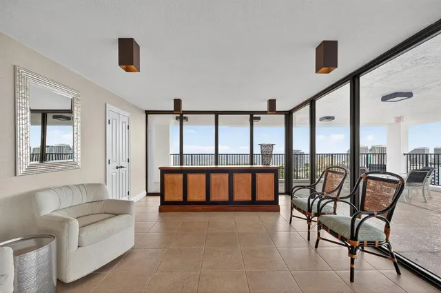 $625,000 | 936 Intracoastal Drive, Unit 3C, Fort Lauderdale, FL 33304