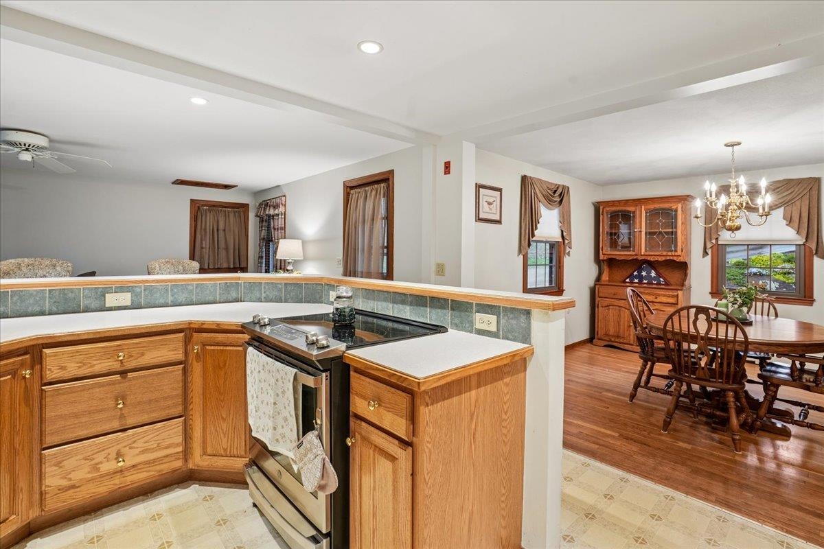 93 English Range Road Derry, NH 03038 - Photo 10 of 47