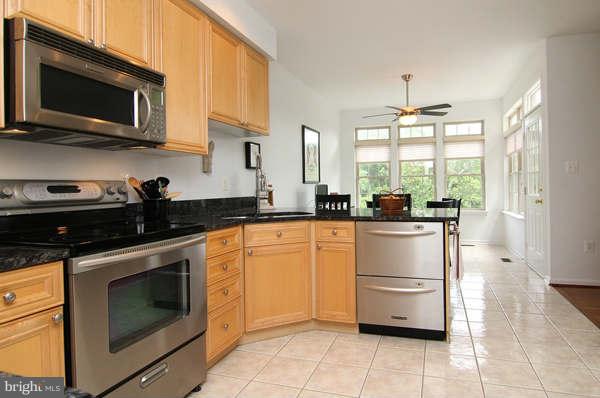 2452 Rippling Brook Road Frederick, MD 21701 - Photo 12 of 29 Kitchen