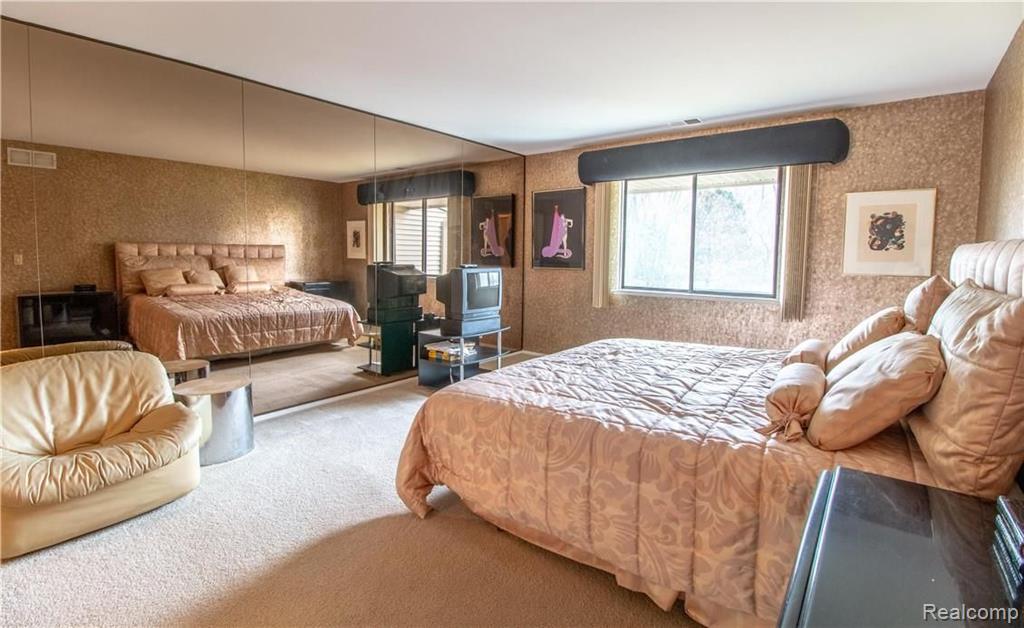 30450 Orchard Lake Road, Unit 76 Farmington Hills, MI 48334 - Photo 8 of 16
